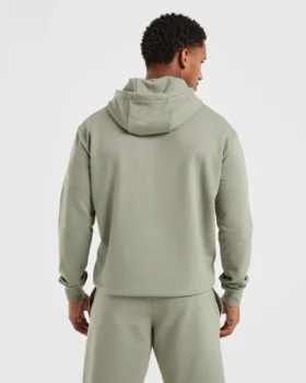 Essential lichtgewicht hoodie