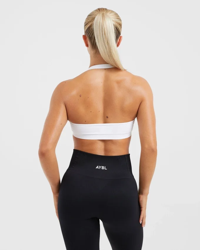 Essential naadloze sportbeha met halternek
