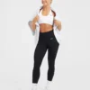 Essential naadloze sportbeha met halternek