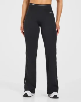 Form Flared-Leggings
