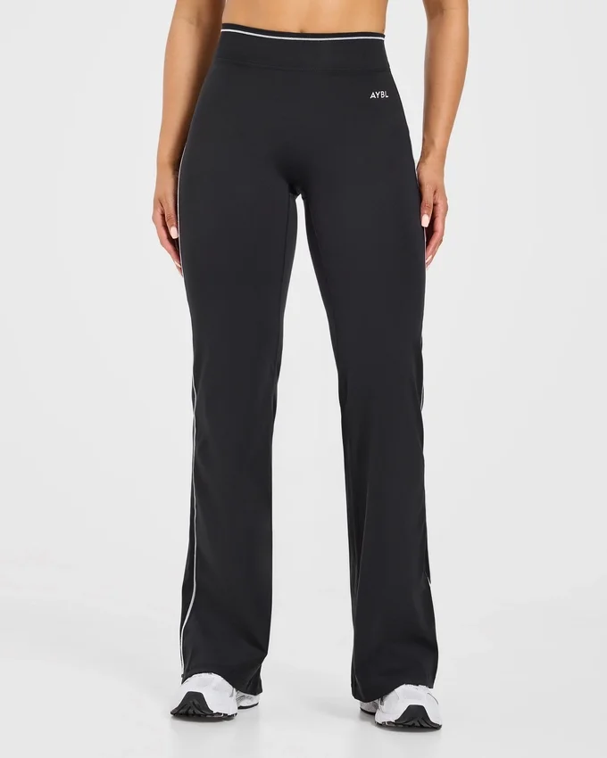 Form Flared-Leggings