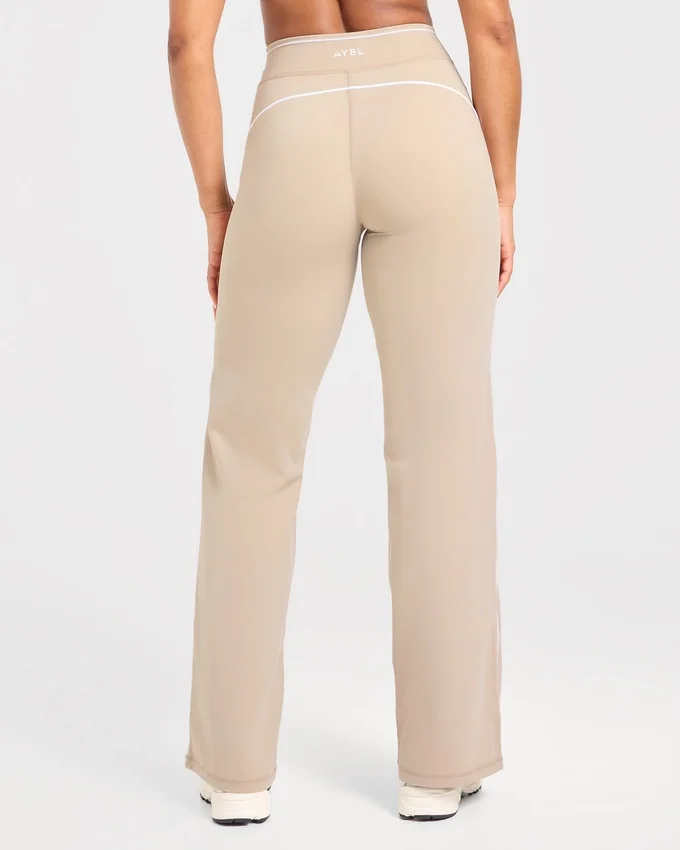 Form Flared-Leggings