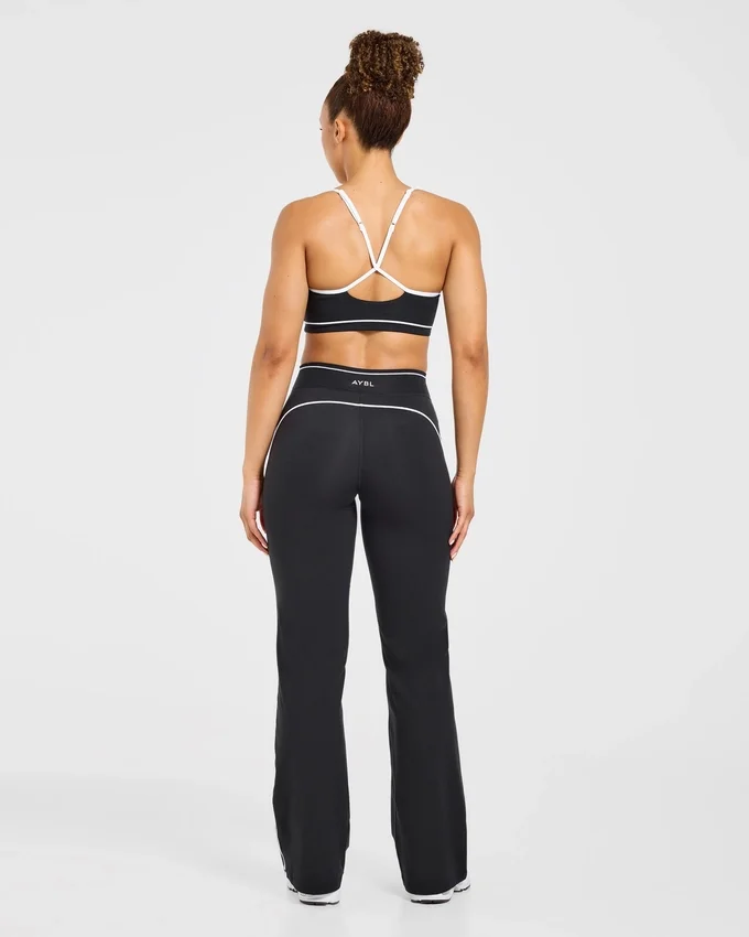 Form Flared-Leggings