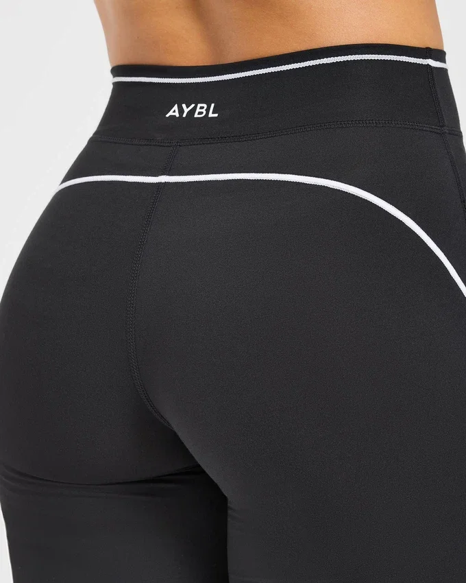 Form Flared-Leggings