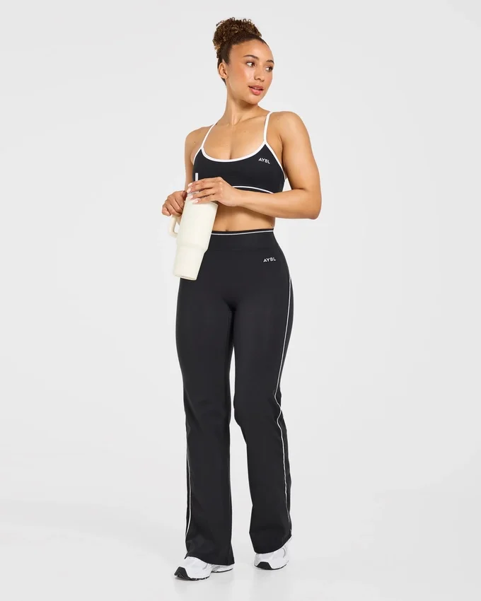 Form Flared-Leggings