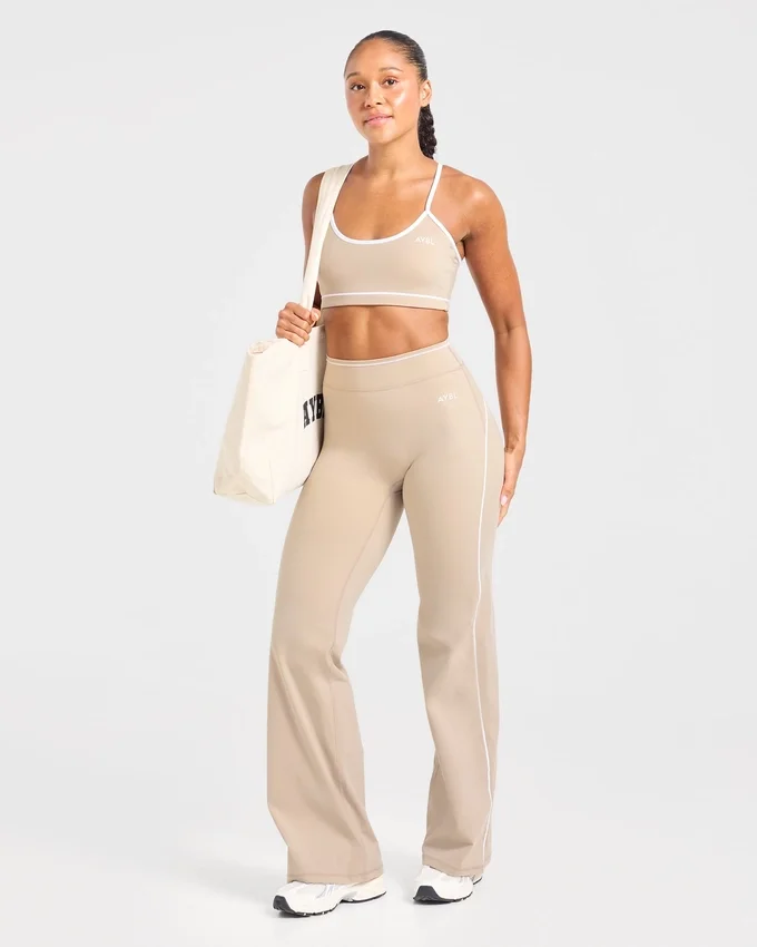 Form Flared-Leggings