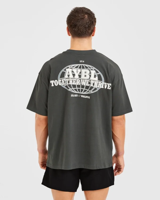 Global oversized T-shirt