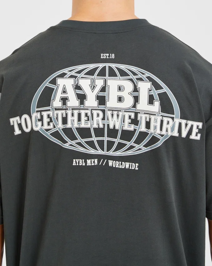 Global oversized T-shirt