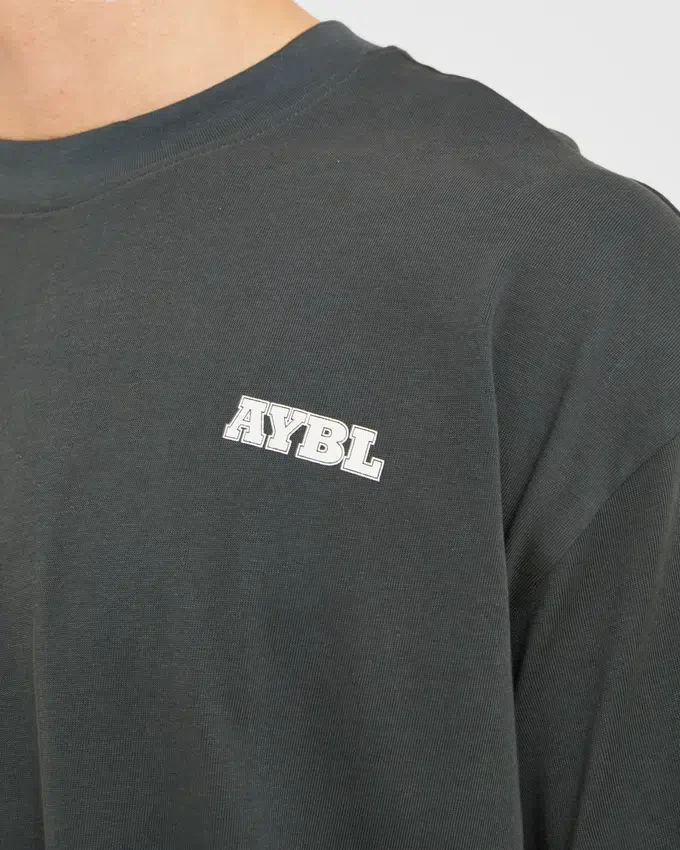 Global oversized T-shirt