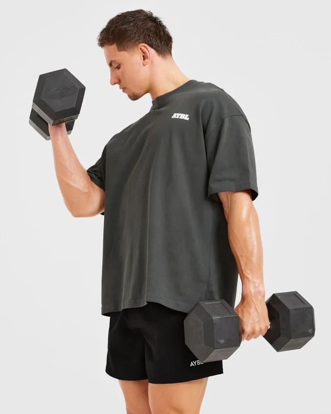 Global oversized T-shirt