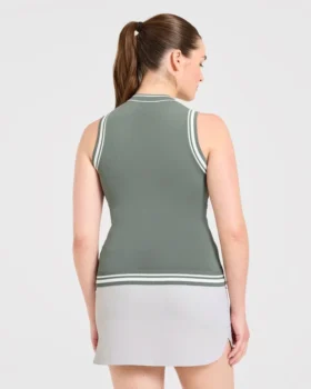 Klassiek gebreid vest met hoge hals