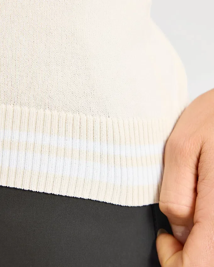 Klassiek gebreid vest met hoge hals