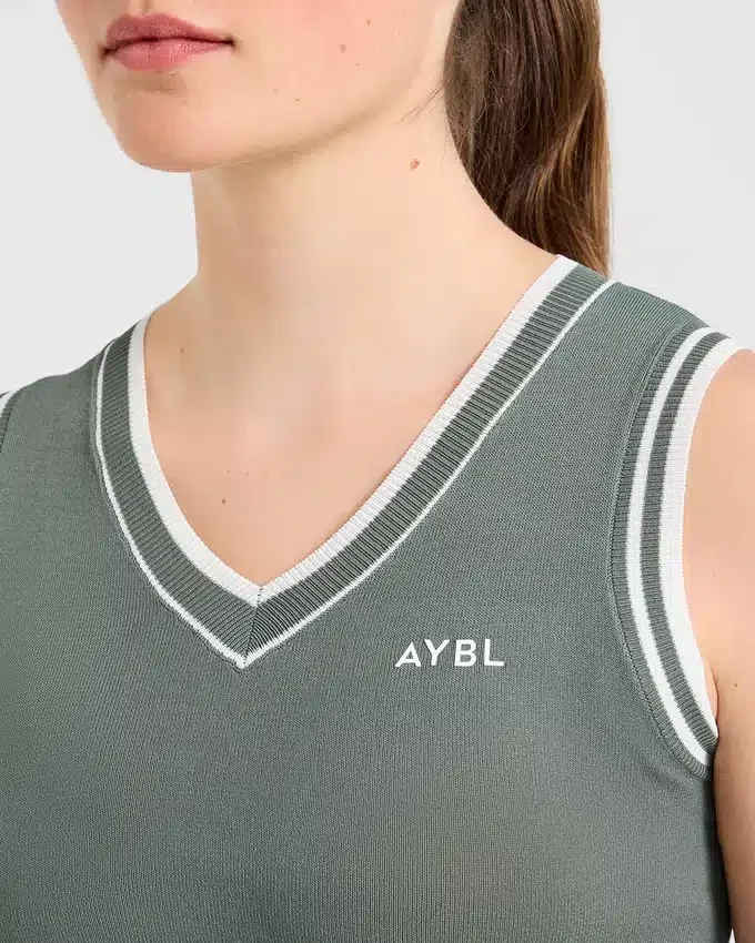 Klassiek gebreid vest met V-hals