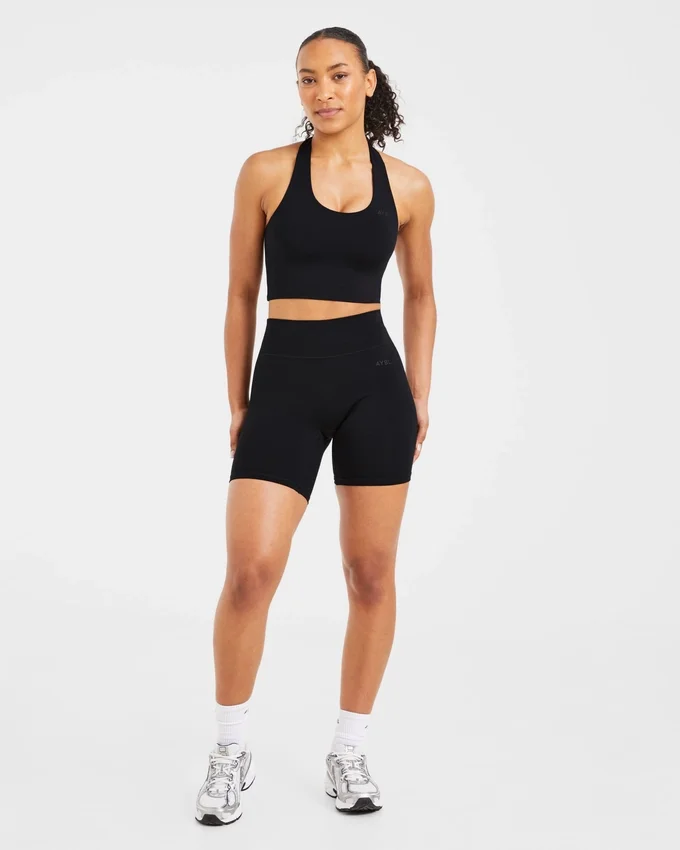 Onmisbare halternek crop top