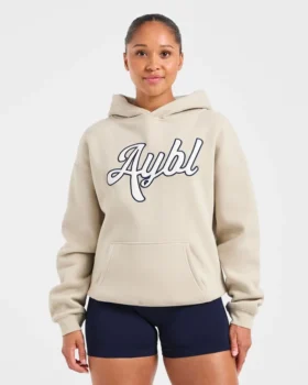 Oversized hoodie met geborduurd opschrift