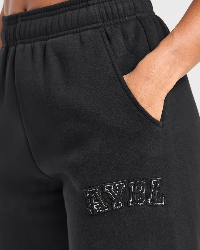 Varsity Oversized Joggingbroek met Opgestikt Logo